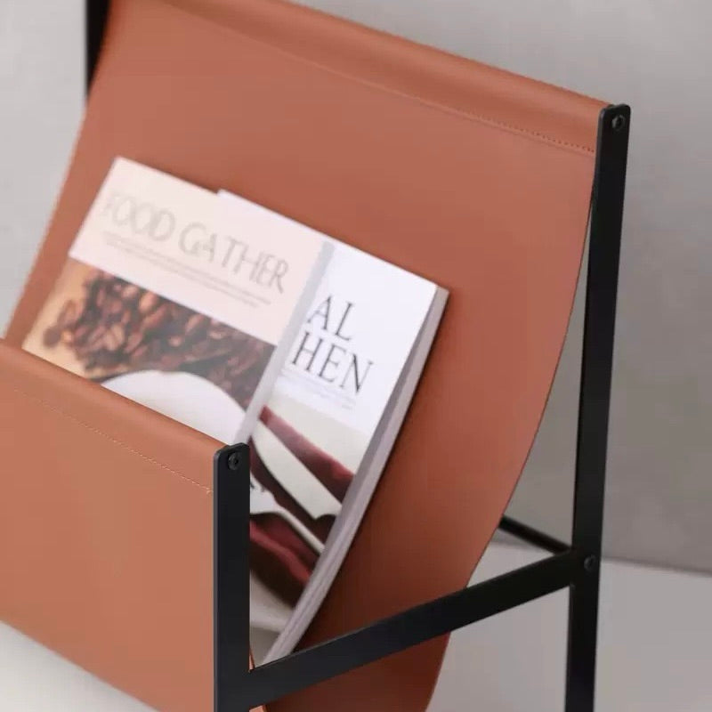 Porte-revues Luca en métal et cuir – Accessoire de rangement moderne